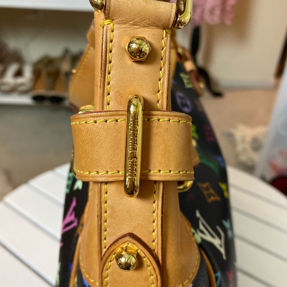 SOLD Authentic Louis Vuitton Greta - Picture 5 of 16